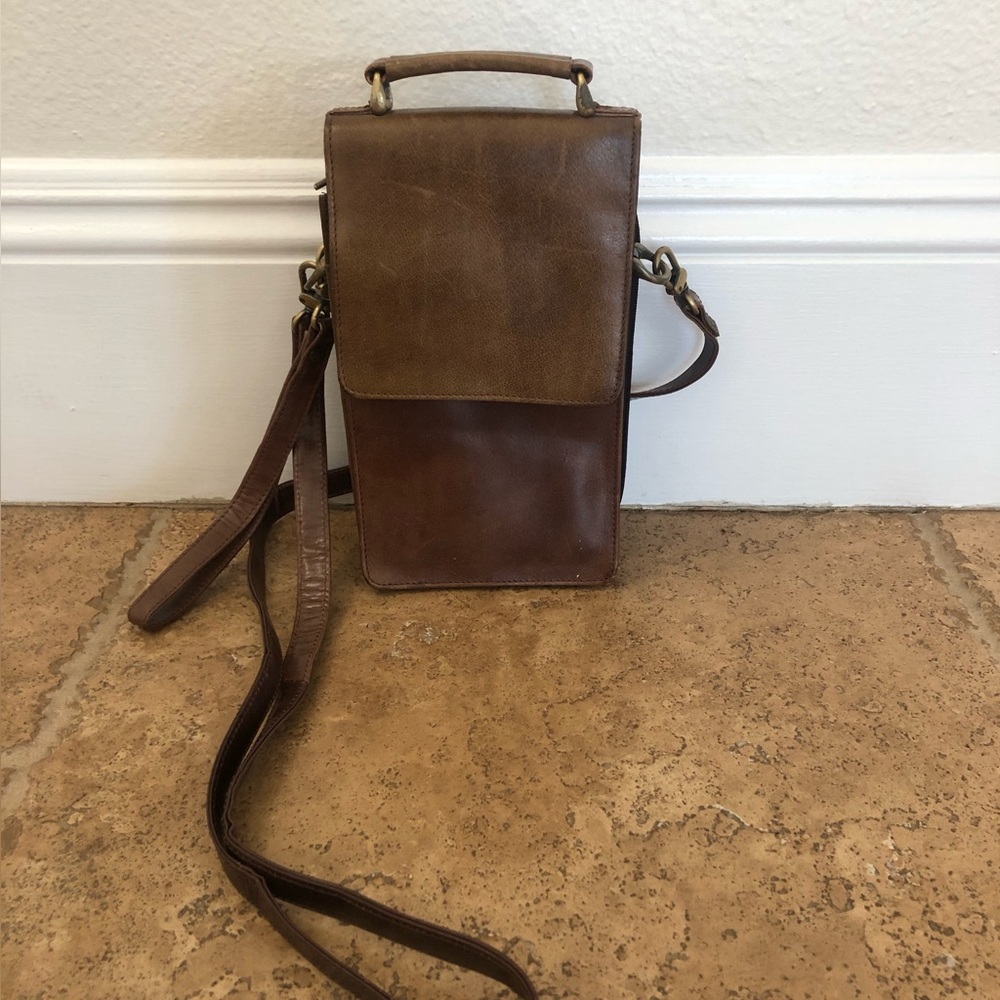 VINTAGE WILSONS LEATHER “PELLE STUDIO” CROSSBODY TRAVEL ORGANIZER BAG + BROWN